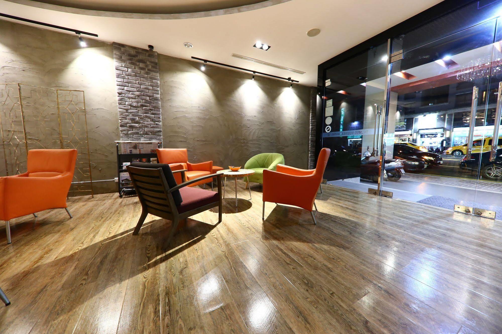 Military 75 Hotel Тайджун Екстериор снимка
