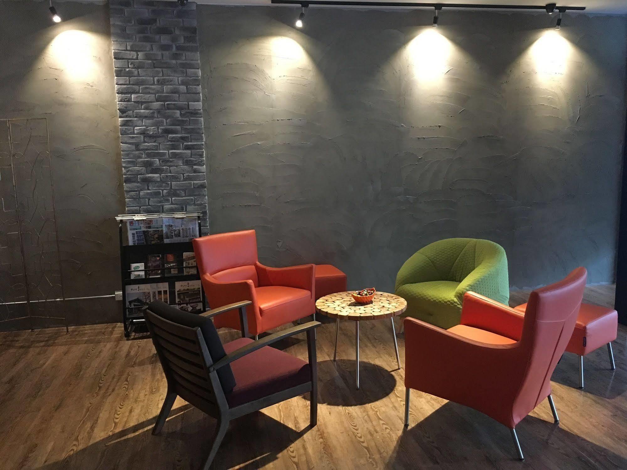 Military 75 Hotel Тайджун Екстериор снимка