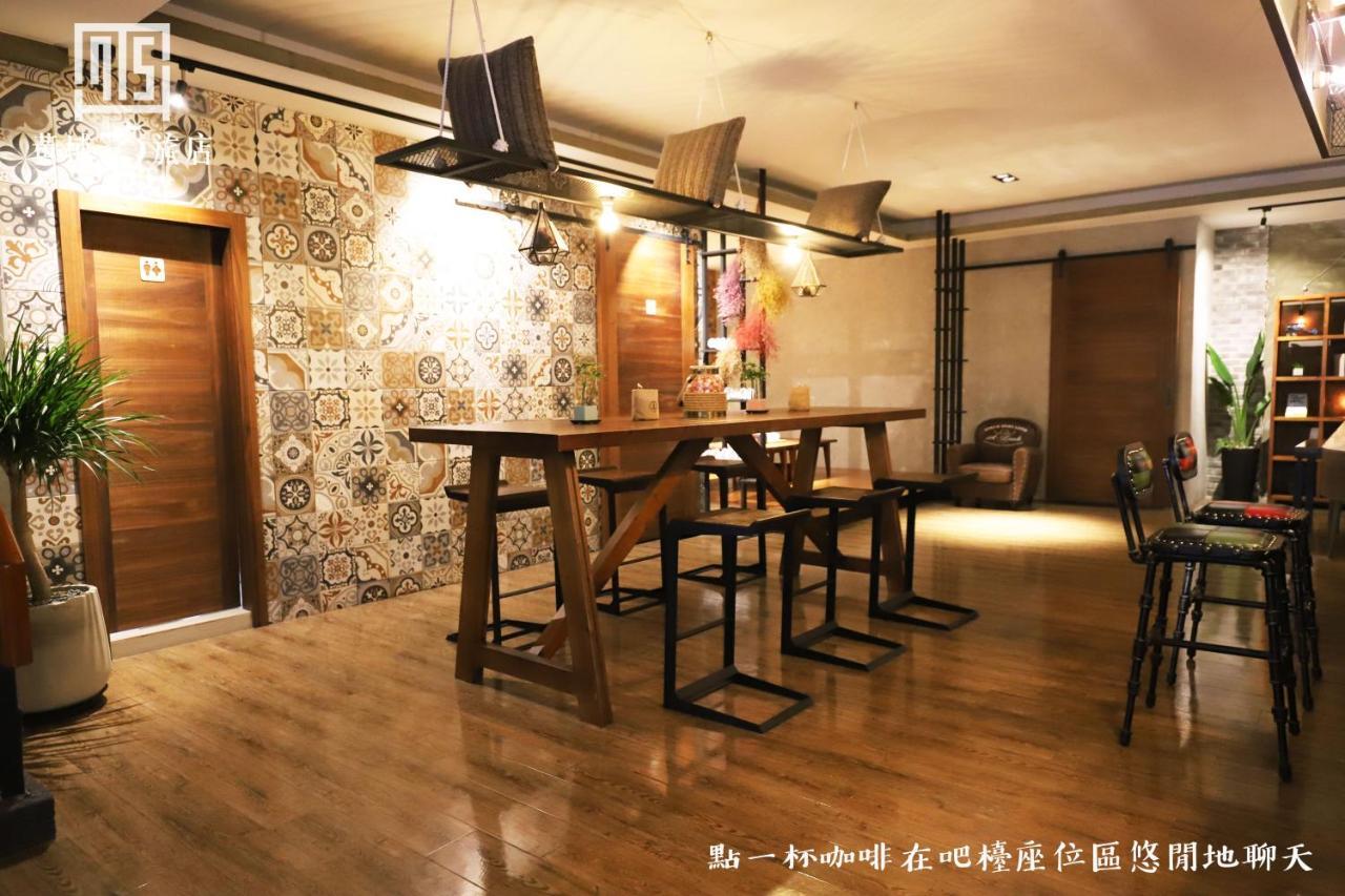 Military 75 Hotel Тайджун Екстериор снимка